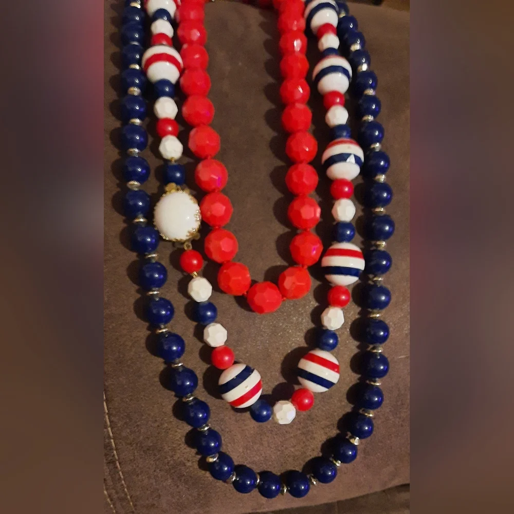 Beaded vintage necklace lot red white and blue 80s Signed - Picture 12 of 14